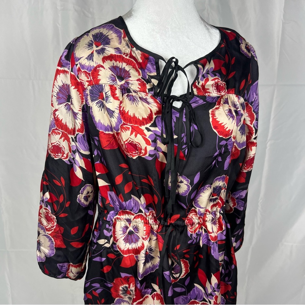 Johnny Was 100% silk floral patterned dress with drawstring waist. - Picture 2 of 12